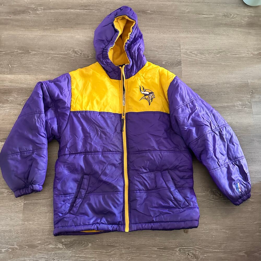 Vintage 90s Minnesota Vikings NFL Puffer Jacket Pro Size Medium (10-12) Women's